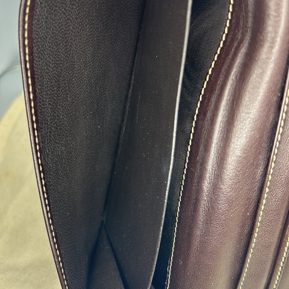 Gucci Interlocking GG Signature Wallet - Picture 15 of 17